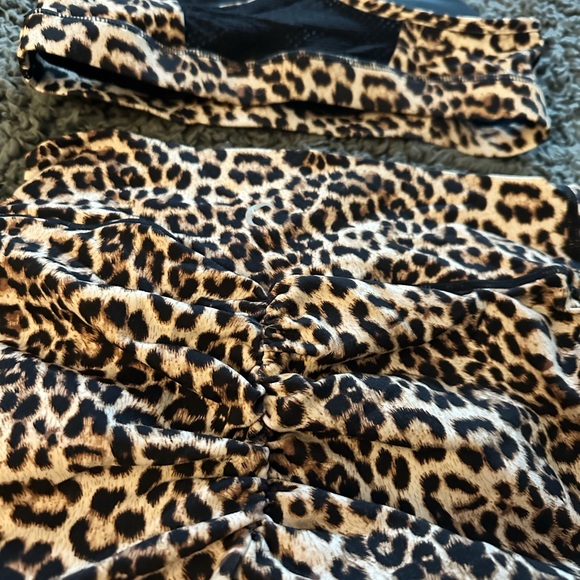 Set of two- Zyia leopard print scrunch shorts and sports bra - Picture 3 of 3